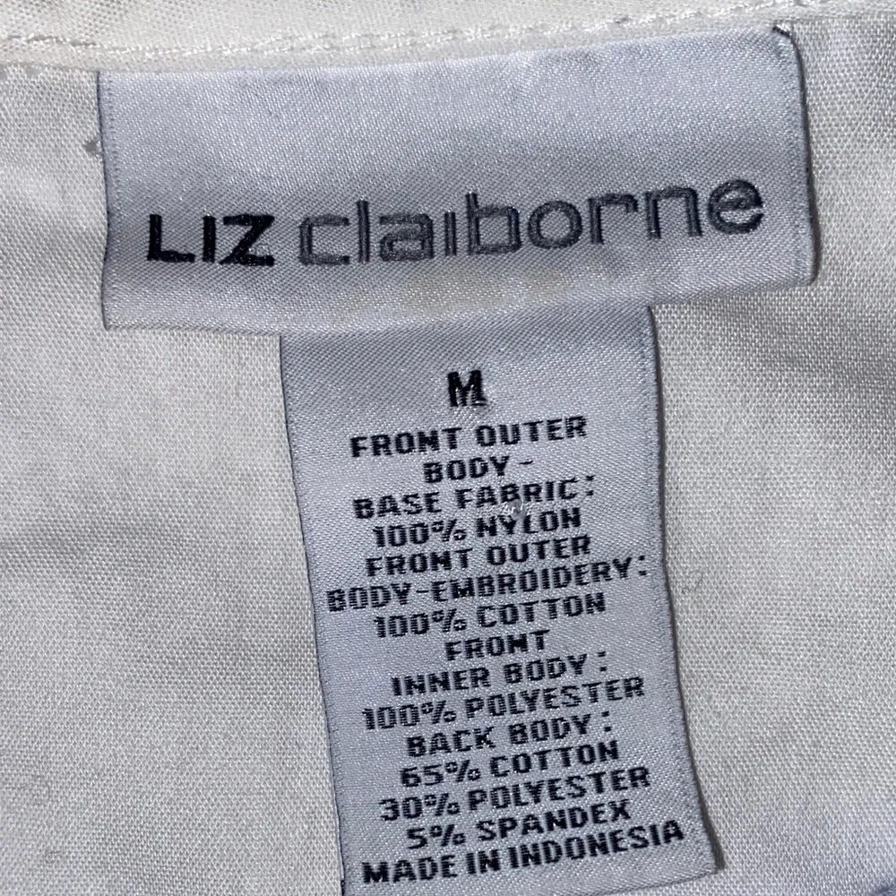 Ann Taylor Blue and White Circle Pattern Embroidered Sleeveless Blouse - Picture 3 of 7